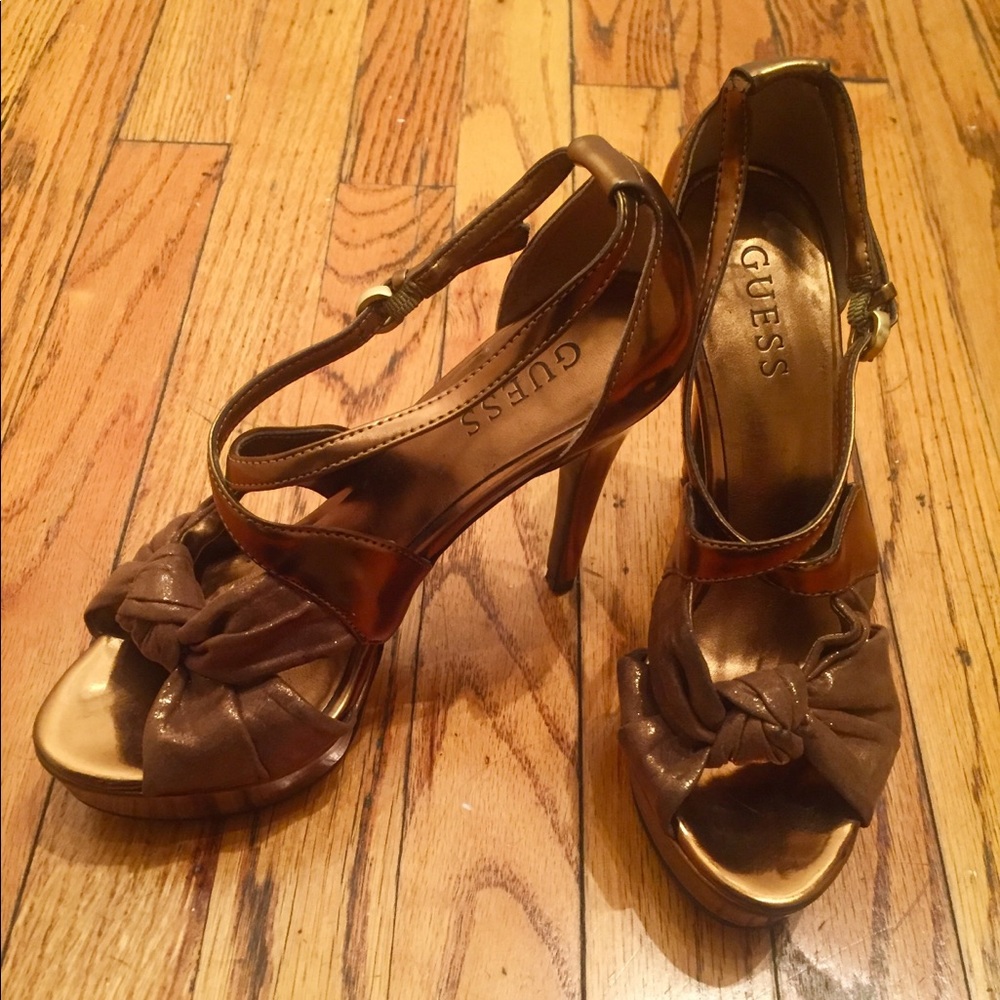 SOLD! Guess gold/bronze high heel shoes